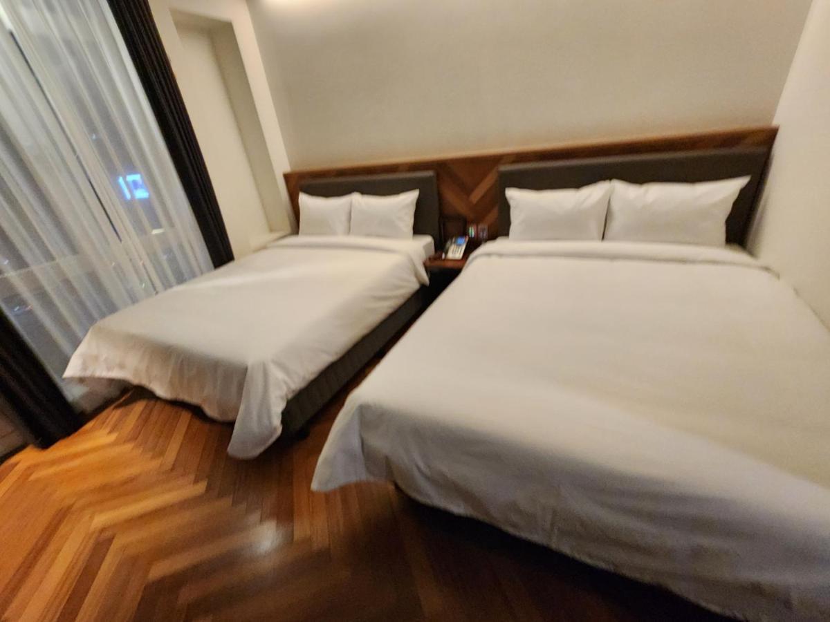 Hotel Le *