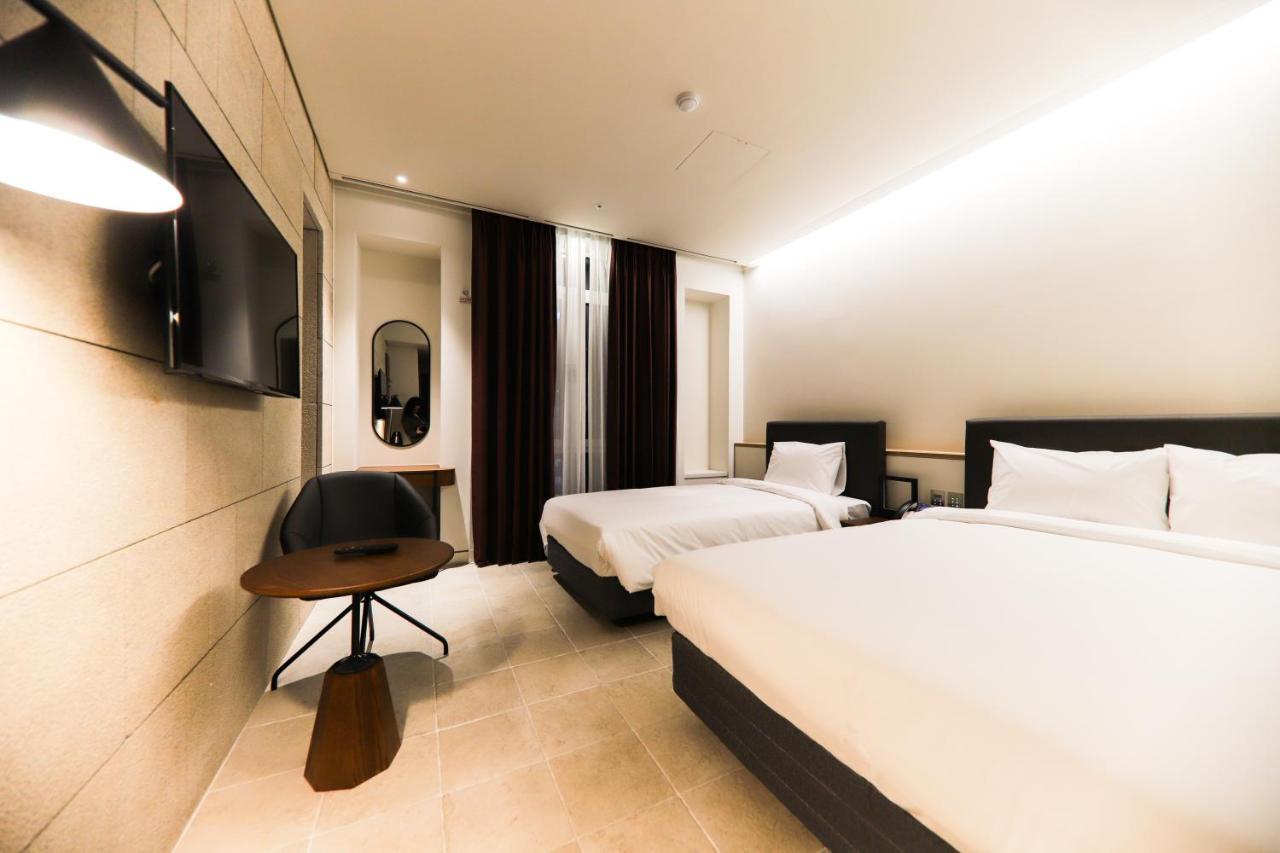 Hotel Le *
