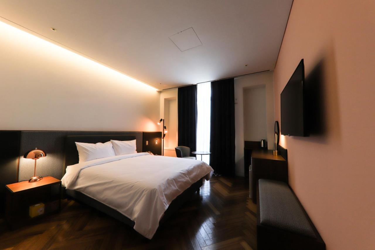 Hotel Le *